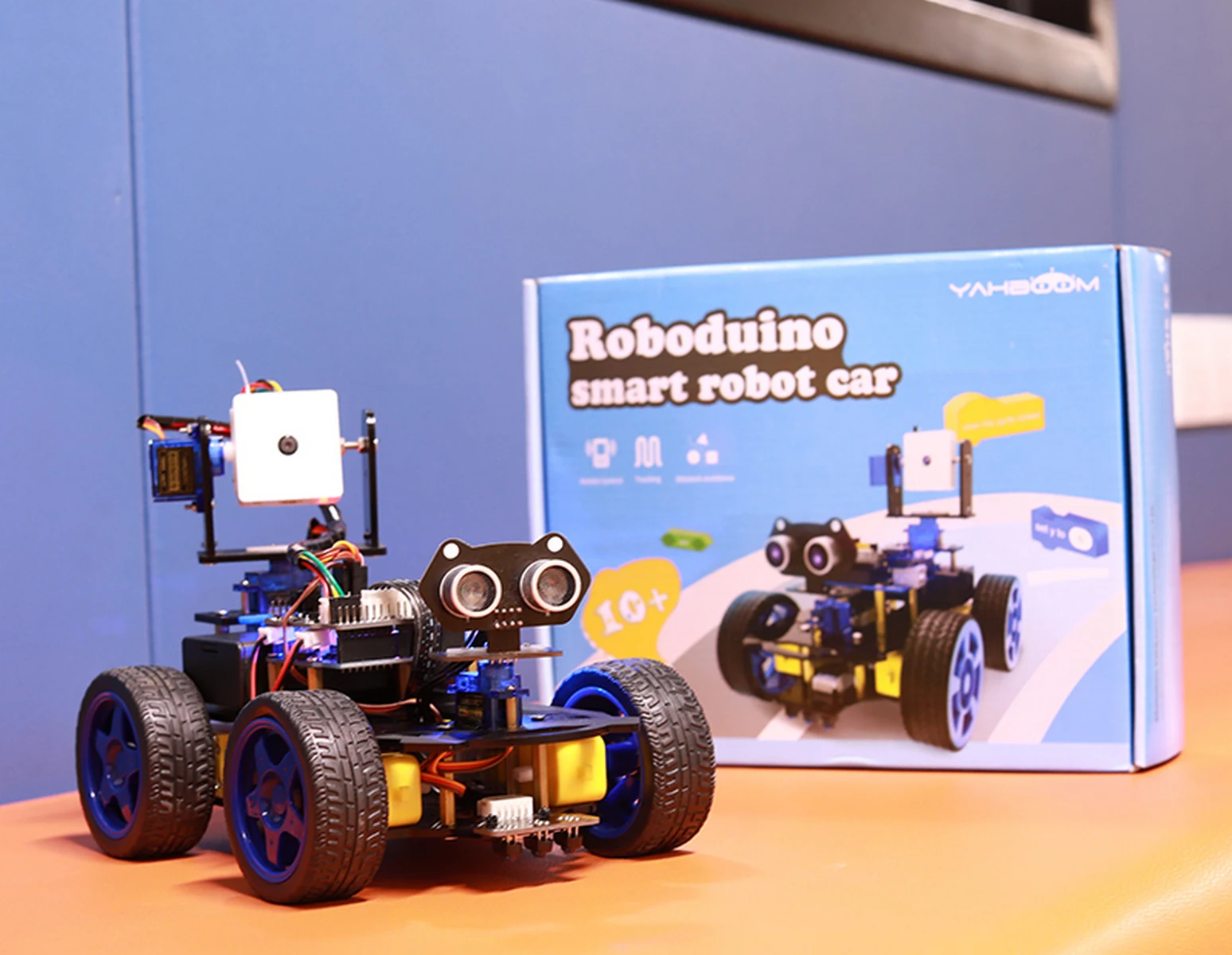 4WD Smart Carro Robô Kit Para Arduino UNO R3 DIY-TRONCO Projetos de Robótica para a Programação de Ensino +e-Manual Imagem 1