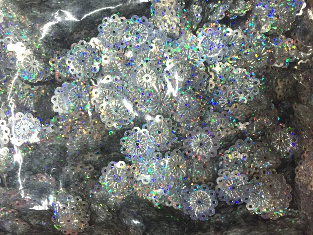 500pcs/muito Grande de Flores de Paetês com 18mm de PVC de Costura DIY Laser Holograma Laser de Prata Imagem 4