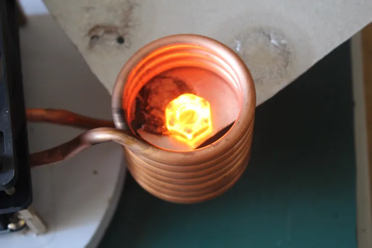 DIY Pequeno ZVS Indução Kit de aquecimento de Soldagem de Tubo de Cobre de Alta Freqüência Supressor de Ouro Forno de Fusão Imagem 1