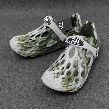 2022 Daiwa Sandálias Homens de Verão ao ar livre Praia Wading Shoes secagem Rápida, Resistente ao Desgaste antiderrapante Buraco Sapatos de Camuflagem de Pesca Sandálias 1
