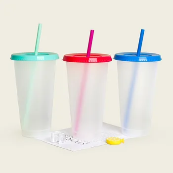 Criativo de Plástico Pp Palha Copa 710 ml o Preto e o Branco Palha Copo com Tampa de Mudança de Cor Xícara de Café Reutilizáveis Copo de Plástico de Café 1